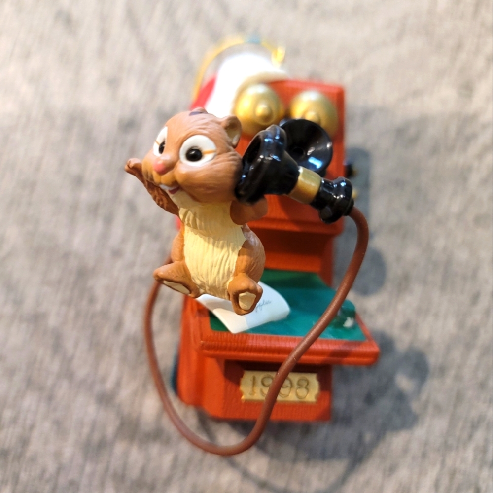 Hallmark Keepsake Chatty Chipmunk - 1998